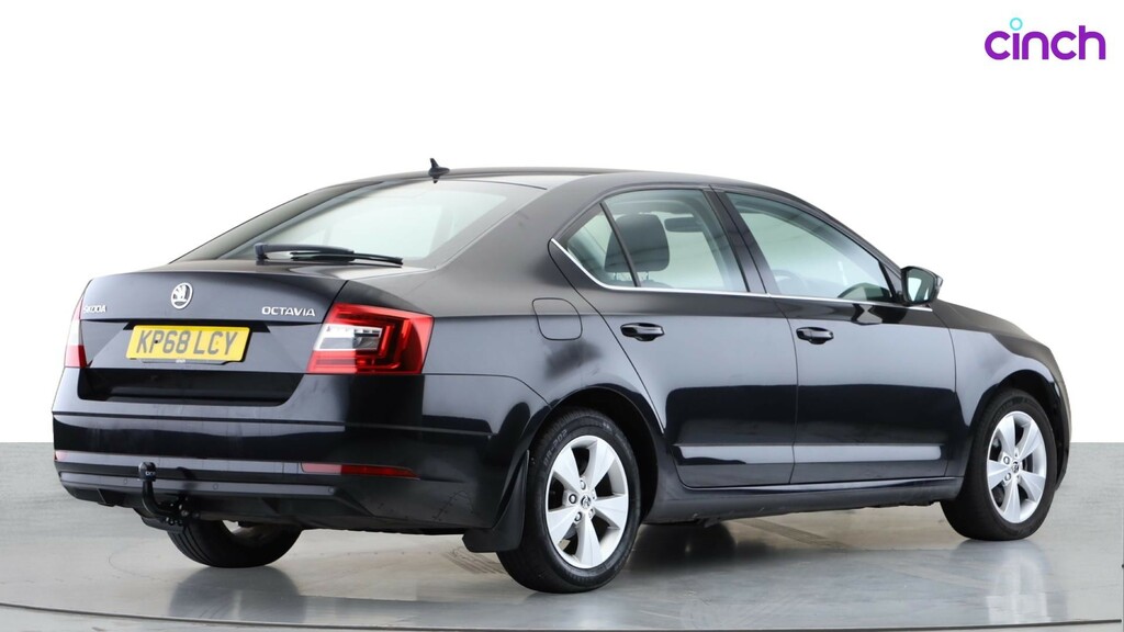 Skoda Octavia Vrs Hatch 2017 2.0 Tsi Vrs 230Ps Dsg White #3