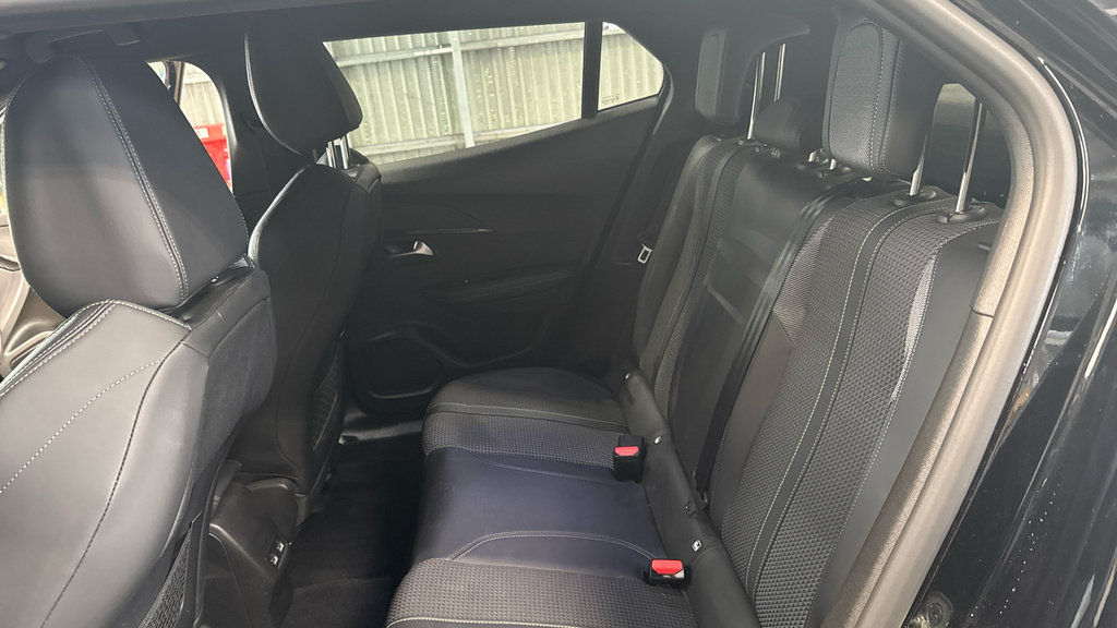 Peugeot e-2008 100Kw Active Premium 50Kwh Orange #14