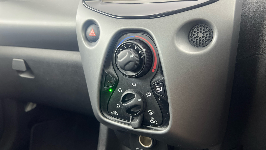 Toyota Aygo X X-cite Orange #14