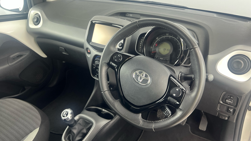 Toyota Aygo X X-cite Orange #9