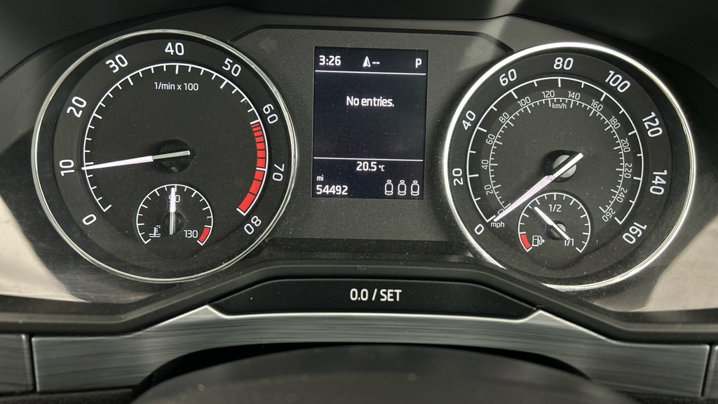 Skoda Superb 2020 1.4 Tsi 218Ps Se Technology Iv Dsg Hatchbac Silver #20