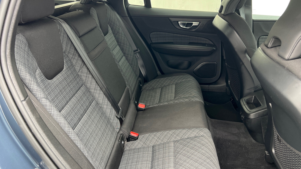 Volvo V60 R-design, B3 Mild Hybrid Grey #21