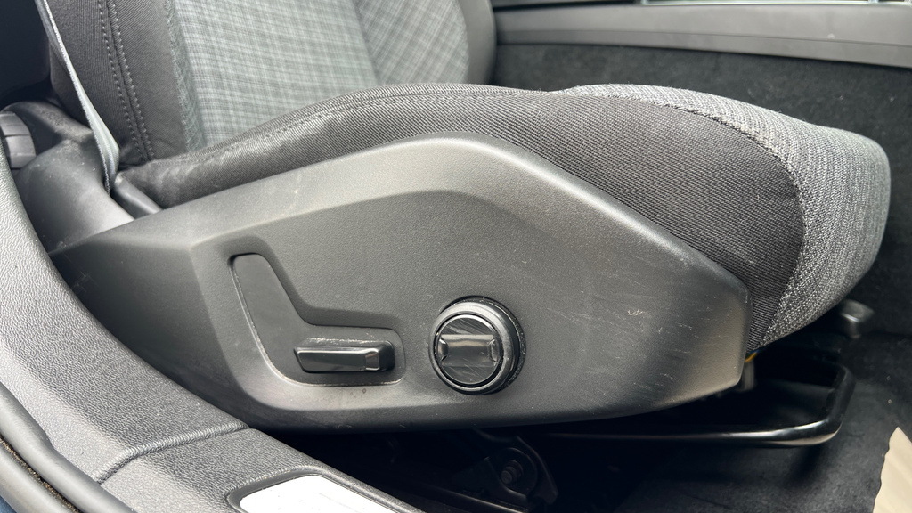 Volvo V60 R-design, B3 Mild Hybrid Grey #34