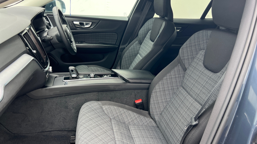 Volvo V60 R-design, B3 Mild Hybrid Grey #14