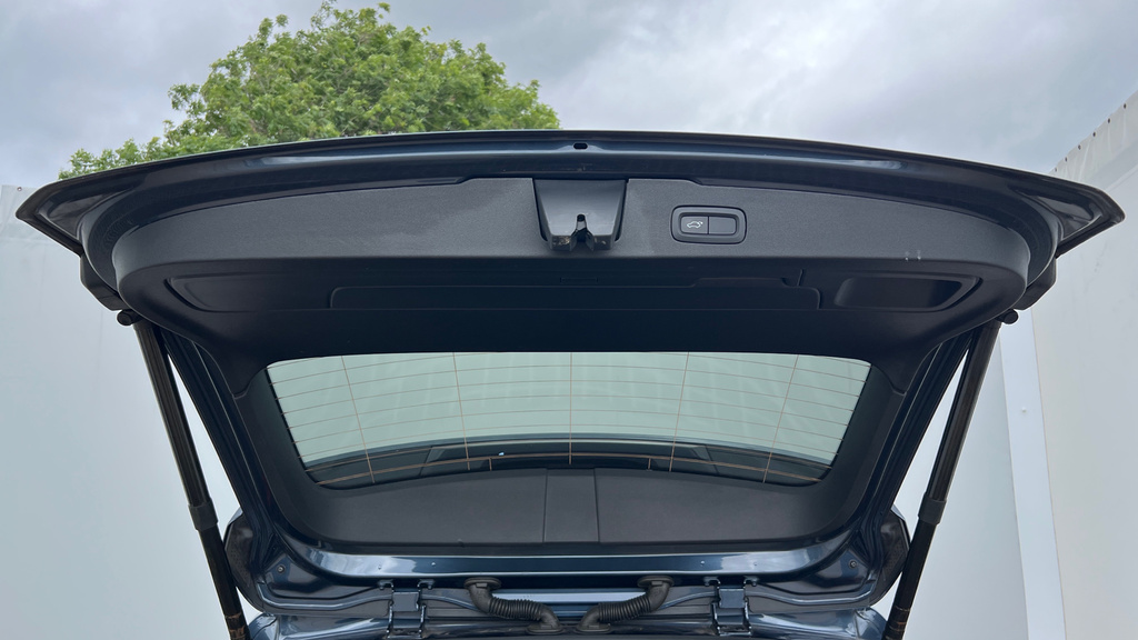 Volvo V60 R-design, B3 Mild Hybrid Grey #42