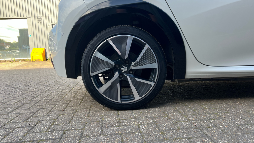 Peugeot e-208 50Kwh Allure White #26
