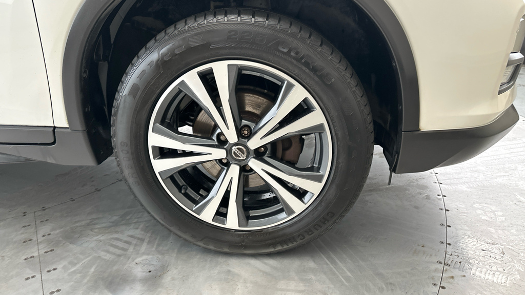 Nissan X-Trail Tekna Black #26