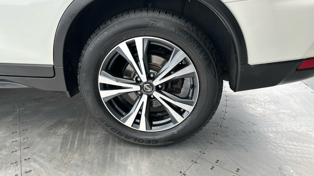 Nissan X-Trail Tekna Black #24