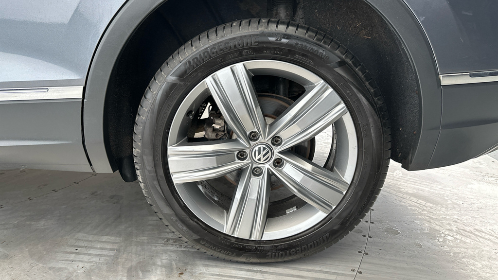 Volkswagen Tiguan Allspace Suv Black #24