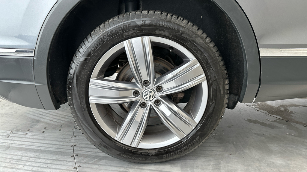 Volkswagen Tiguan Allspace Suv Black #25
