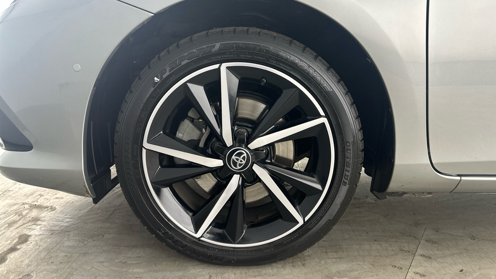 Toyota Auris 1.6 D-4d Design Tss Red #28
