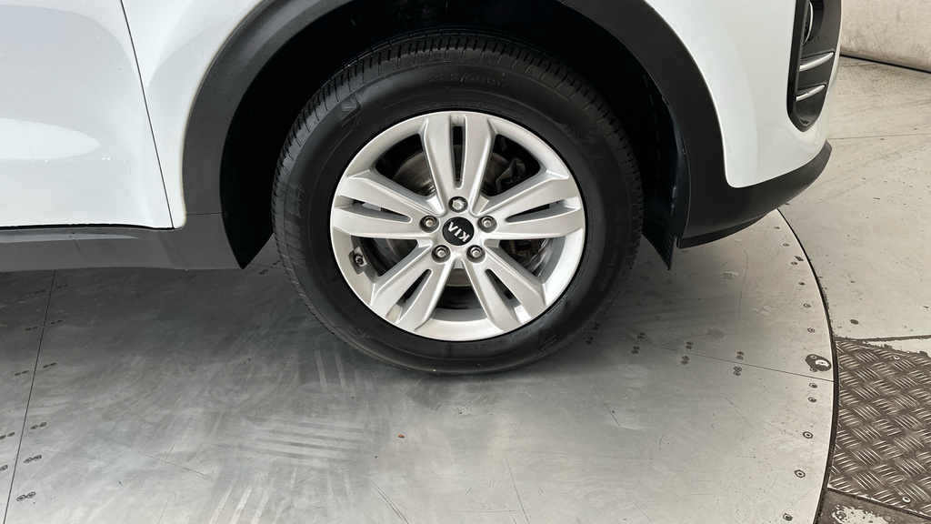 Kia Sportage 1.6L 1 White #25