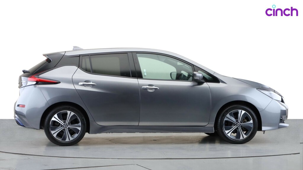 Nissan Leaf 110Kw Tekna 39Kwh Red #2