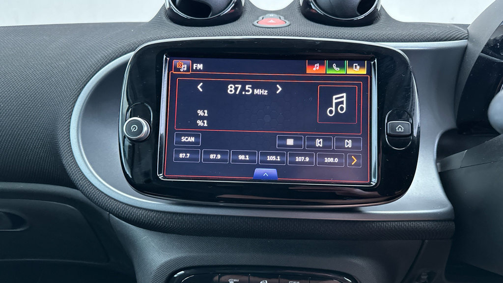 Smart Fortwo Coupe Eq Fortwo Premium White #17