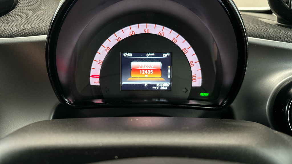 Smart Fortwo Coupe Eq Fortwo Premium White #18
