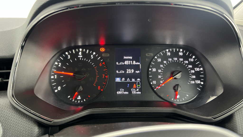 Renault Clio Renault Clio 1.0 Tce 90 Lutecia Se Black #19