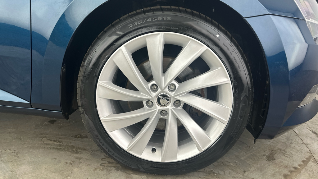 Skoda Superb 2.0 Tdi Cr Se Technology Dsg 7 Speed 2018 Brown #28