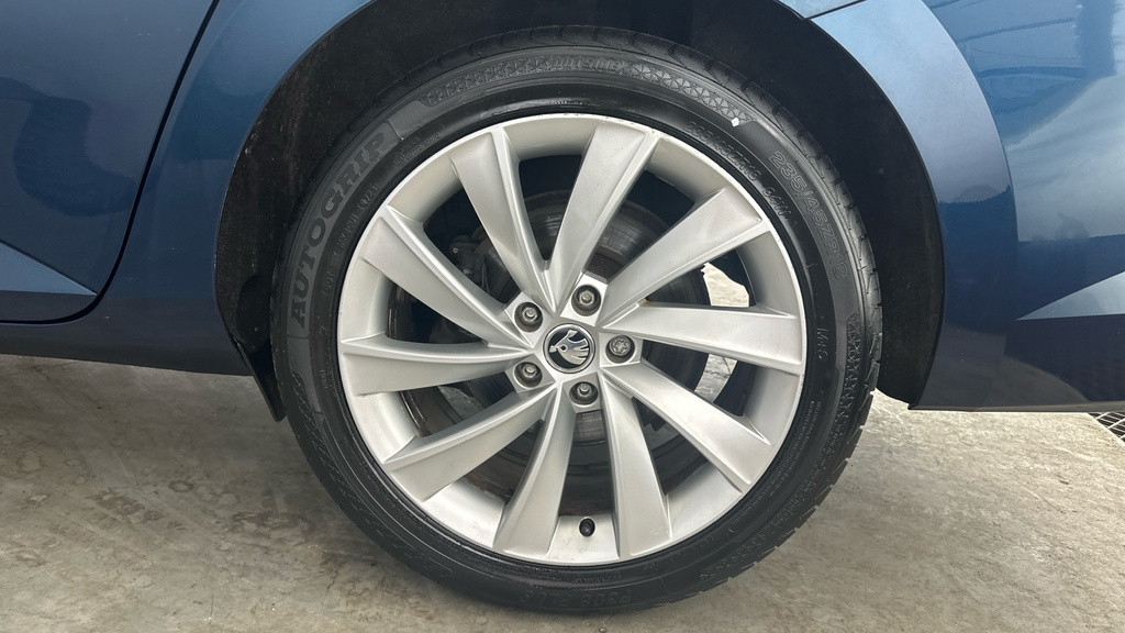 Skoda Superb 2.0 Tdi Cr Se Technology Dsg 7 Speed 2018 Brown #26