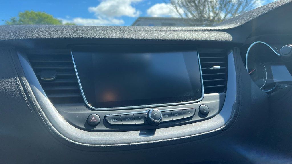 Vauxhall Grandland X Se White #12