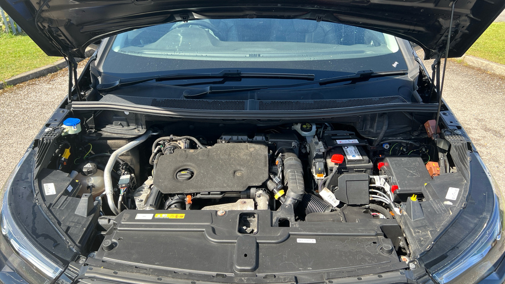 Vauxhall Grandland X Se White #16