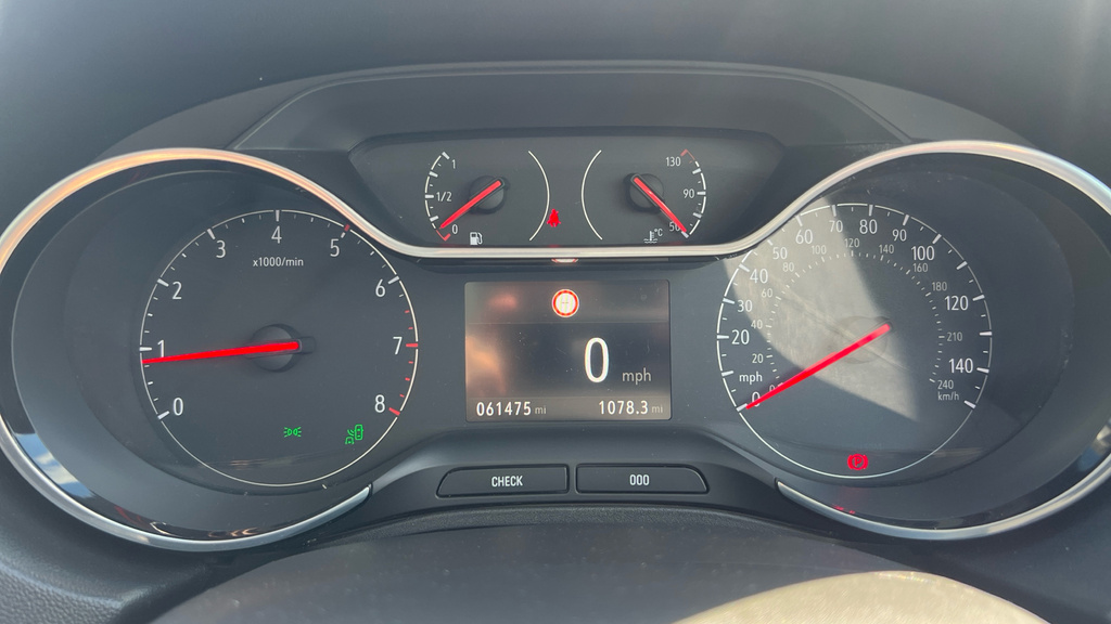 Vauxhall Grandland X Se White #13