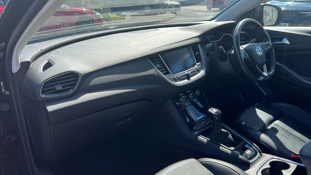 Vauxhall Grandland X Se White #10