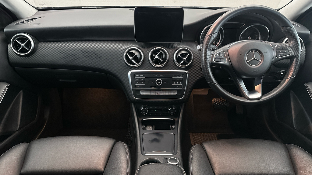 Mercedes-Benz A Class 2.1 A200d Amg Line Premium 7G-dct #13