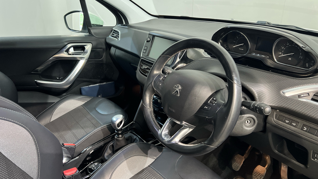 Peugeot 2008 Allure Premium Grey #9