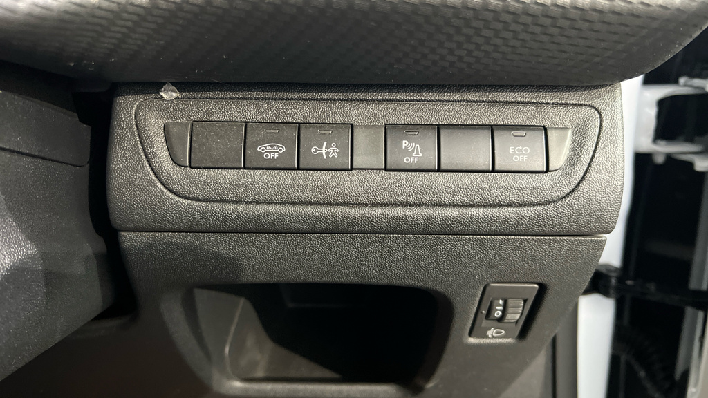 Peugeot 2008 Allure Premium Grey #37