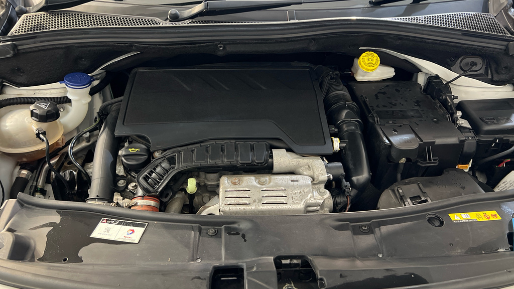 Peugeot 2008 Allure Premium Grey #16