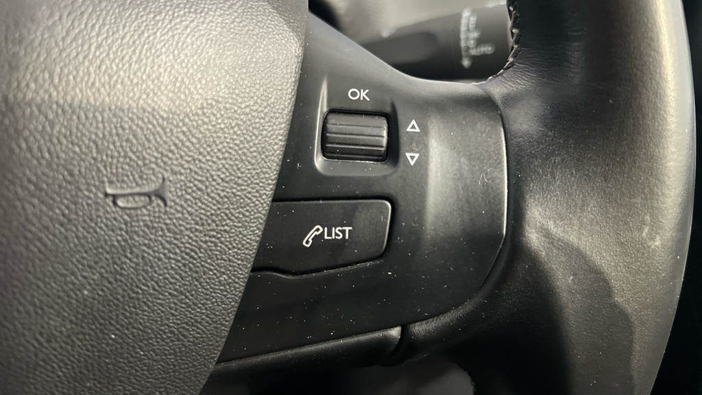 Peugeot 2008 Allure Premium Grey #24