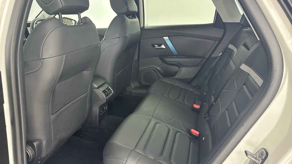 Citroen e-C4 50Kwh Shine Plus 7.4Kw Charger #14
