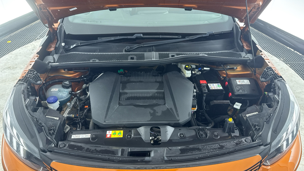 Peugeot e-2008 1.2 Puretech 130 Allure Premium Eat8 Orange #16