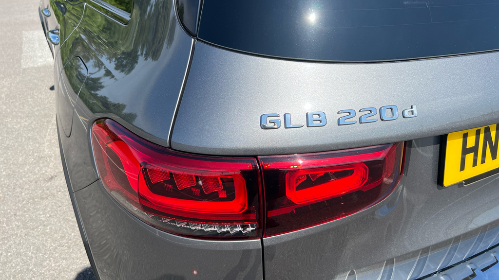 Mercedes-Benz GLB Class Glb 200 Amg Line Executive 7G-tronic Black #32