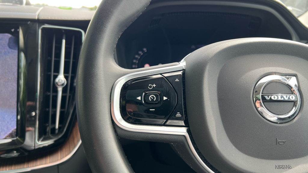 Volvo XC60 2.0 B4d Plus Dark Awd Geartronic Grey #28