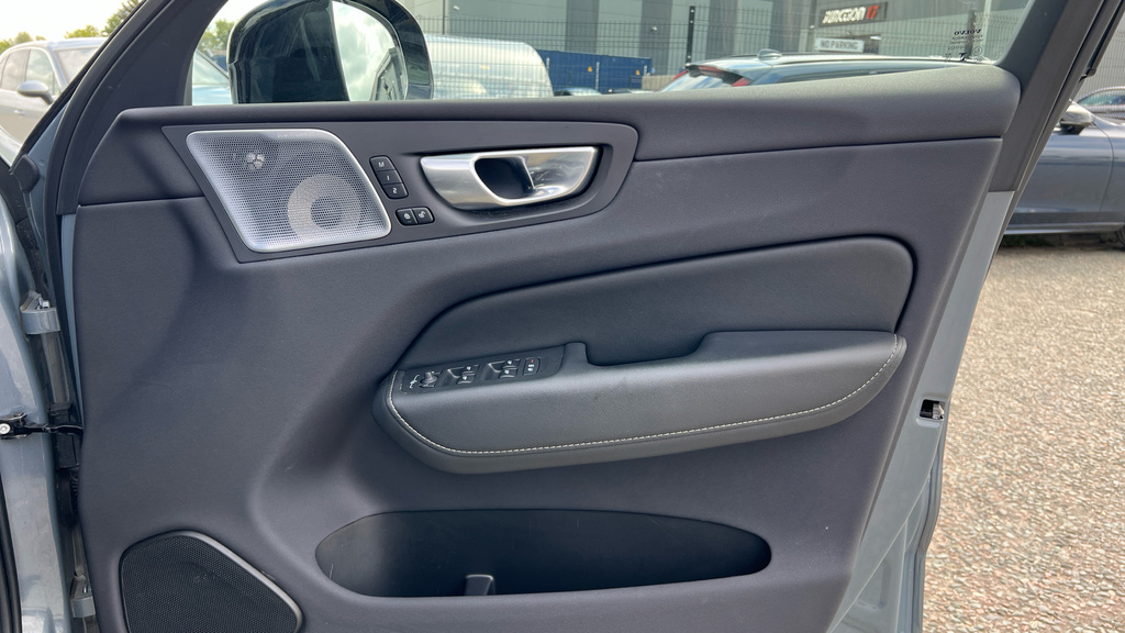 Volvo XC60 2.0 B4d Plus Dark Awd Geartronic Grey #35