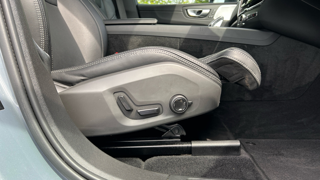 Volvo XC60 2.0 B4d Plus Dark Awd Geartronic Grey #36