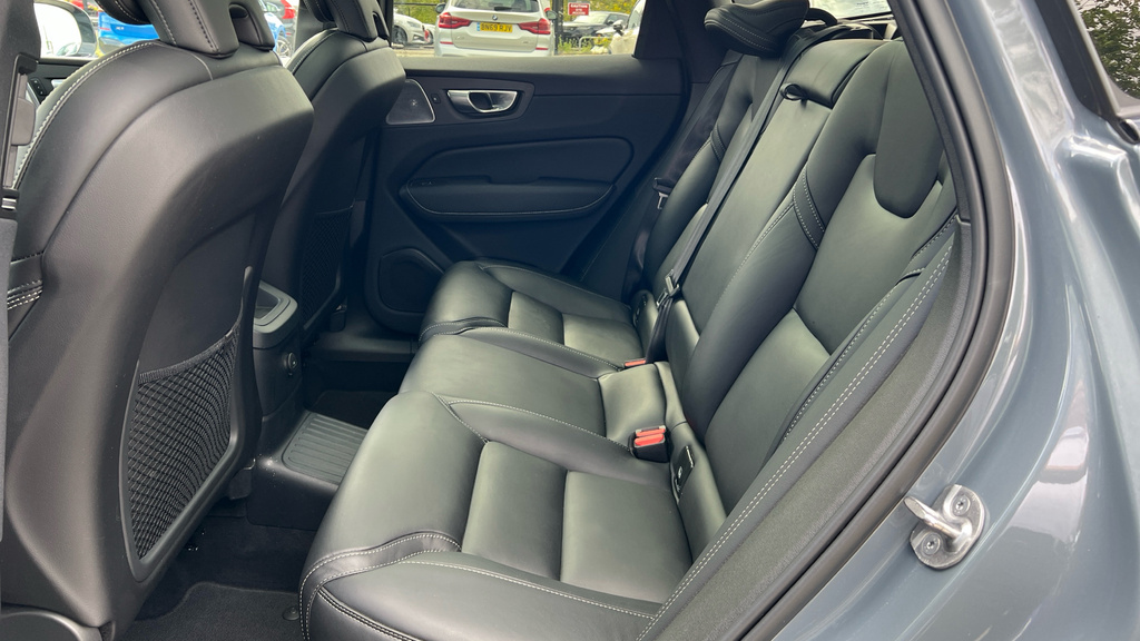 Volvo XC60 2.0 B4d Plus Dark Awd Geartronic Grey #17