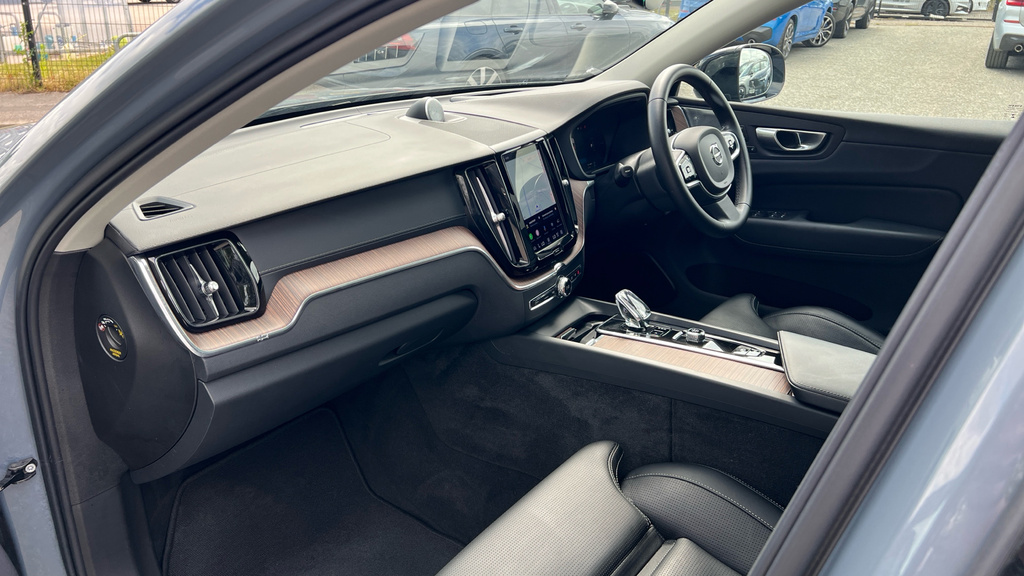 Volvo XC60 2.0 B4d Plus Dark Awd Geartronic Grey #10