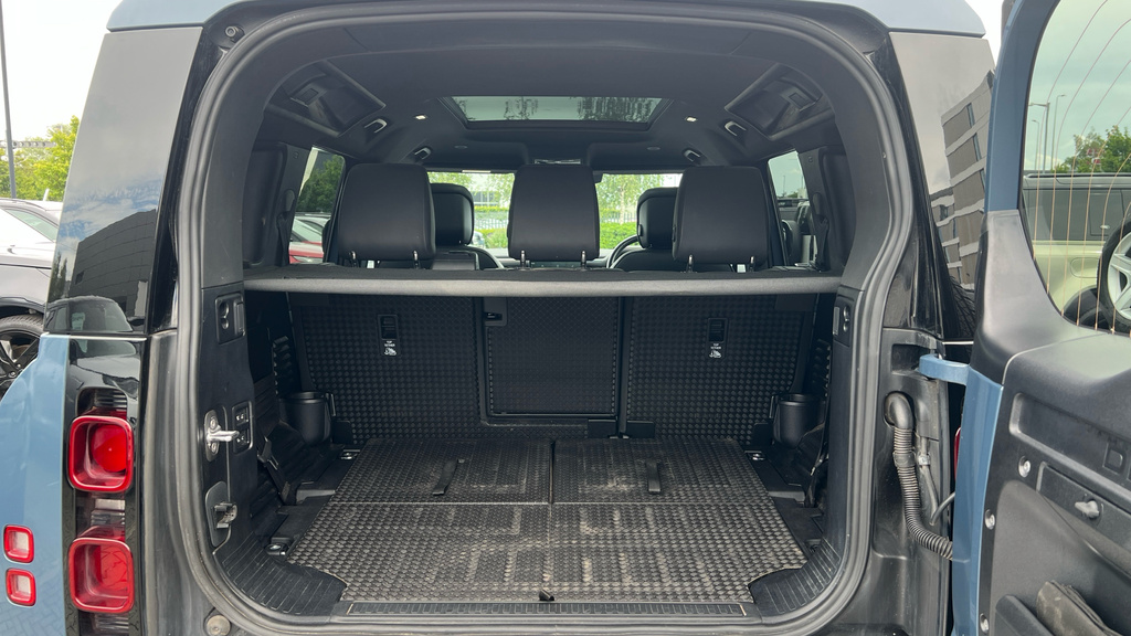 Land Rover Defender 3.0 Se 246 Bhp Green #27