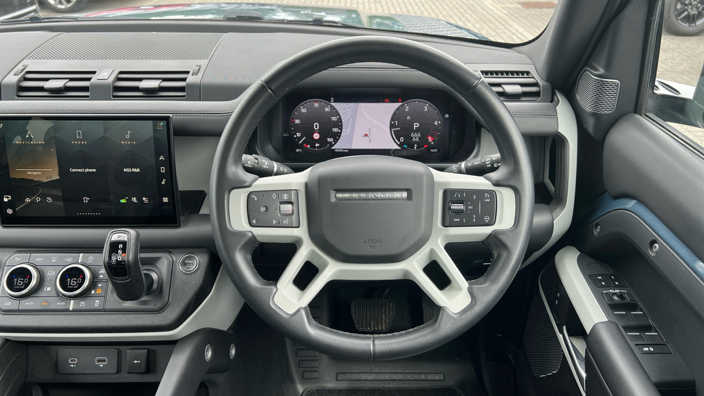 Land Rover Defender 3.0 Se 246 Bhp Green #47