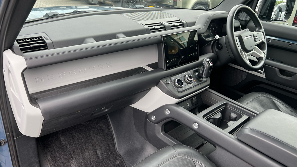 Land Rover Defender 3.0 Se 246 Bhp Green #15