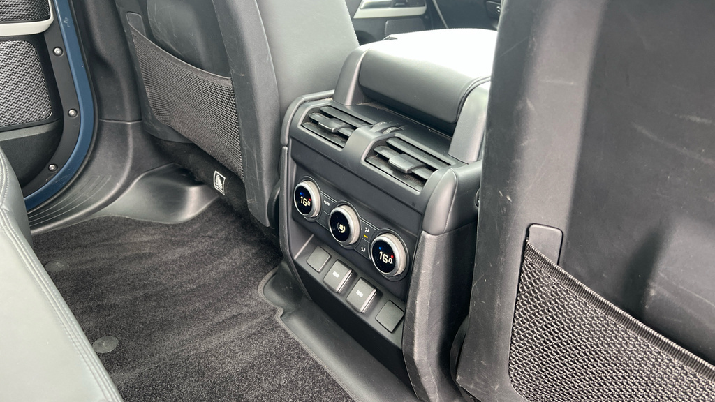 Land Rover Defender 3.0 Se 246 Bhp Green #54