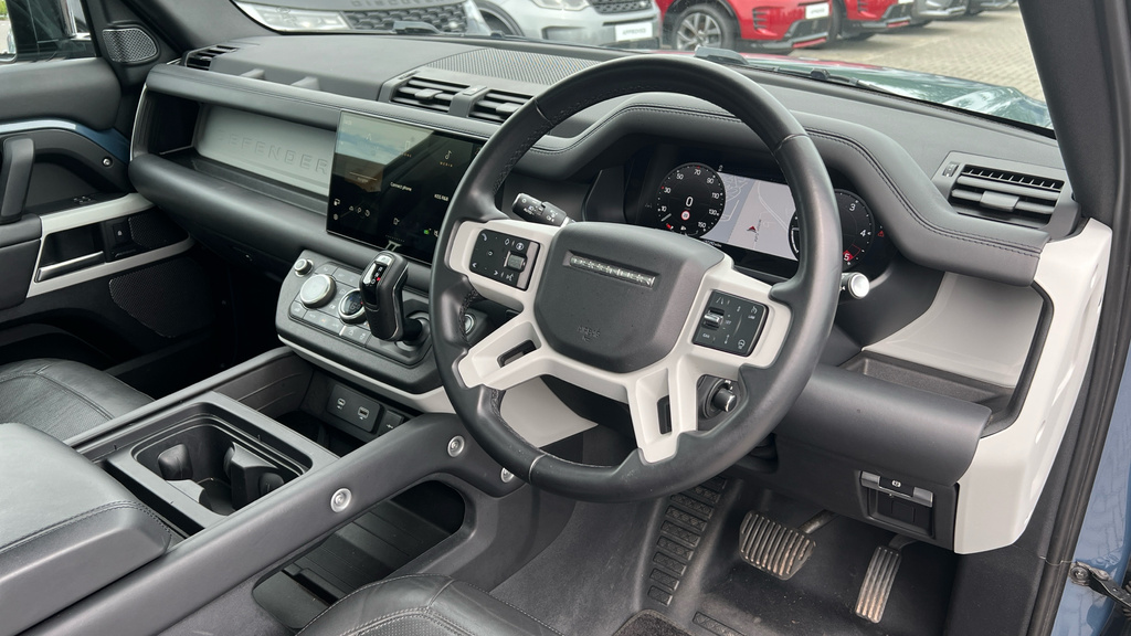 Land Rover Defender 3.0 Se 246 Bhp Green #14