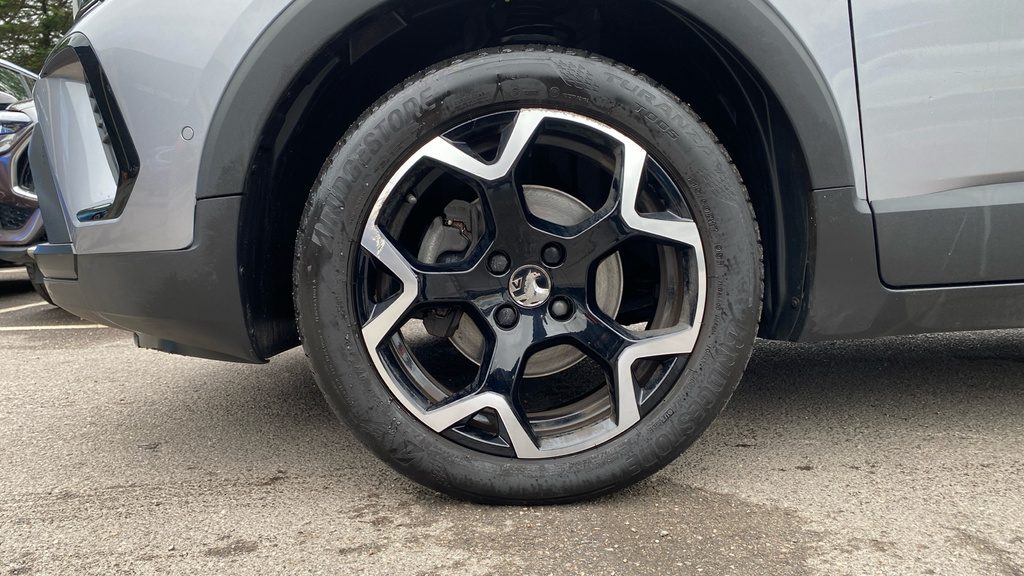Vauxhall Crossland Ultimate Grey #30