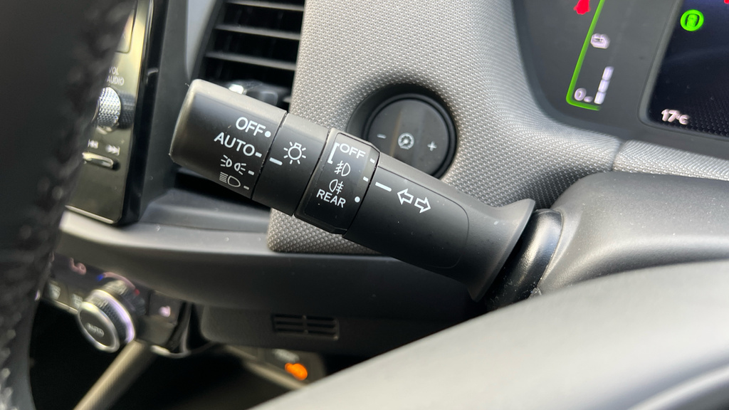 Honda Jazz 1.5 I-mmd Hybrid Elegance Ecvt White #26