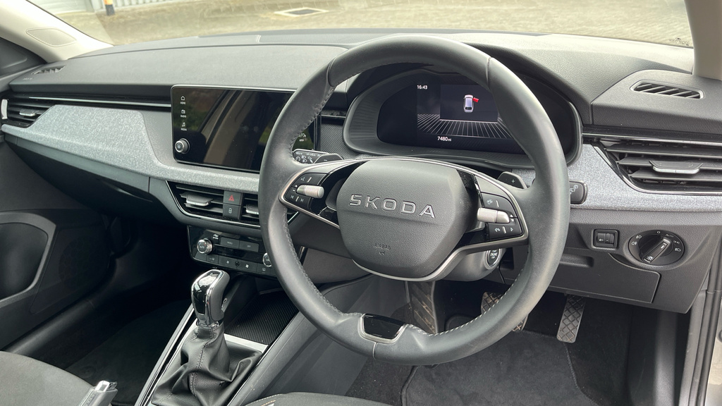 Skoda Scala 1.0 Tsi 116 Se Edition Dsg White #10