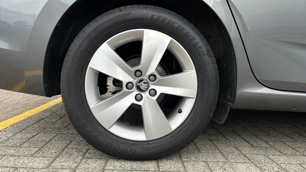 Skoda Scala 1.0 Tsi 116 Se Edition Dsg White #20