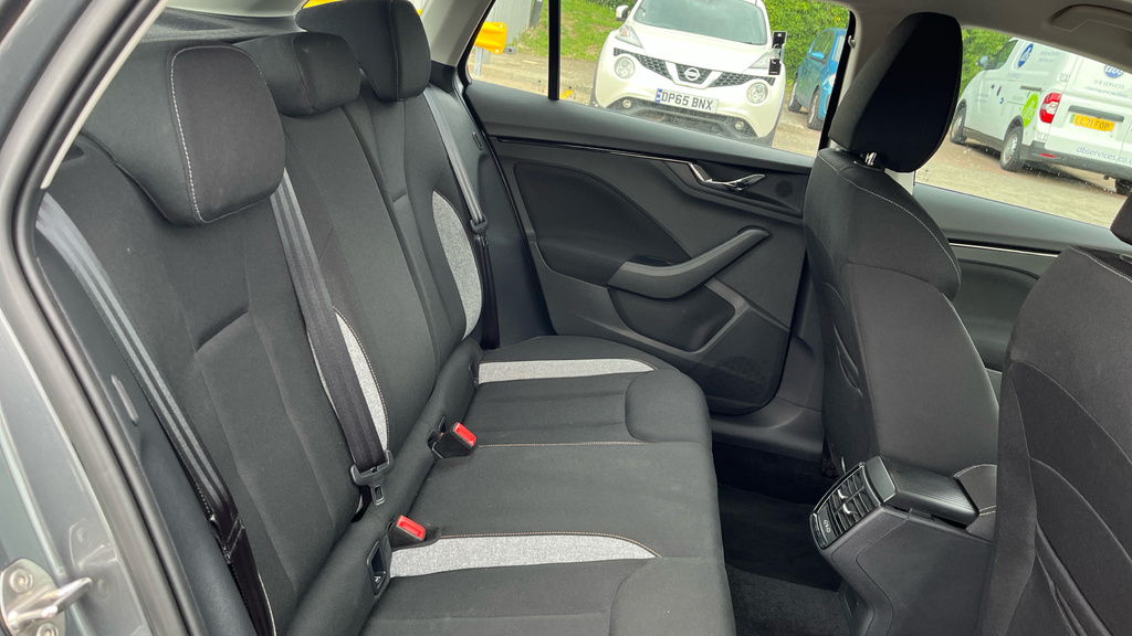 Skoda Scala 1.0 Tsi 116 Se Edition Dsg White #24