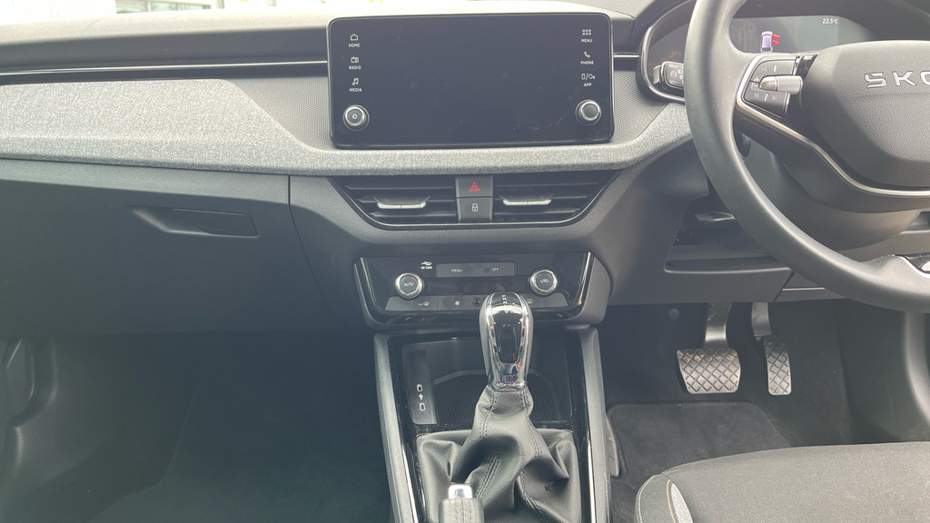 Skoda Scala 1.0 Tsi 116 Se Edition Dsg White #14